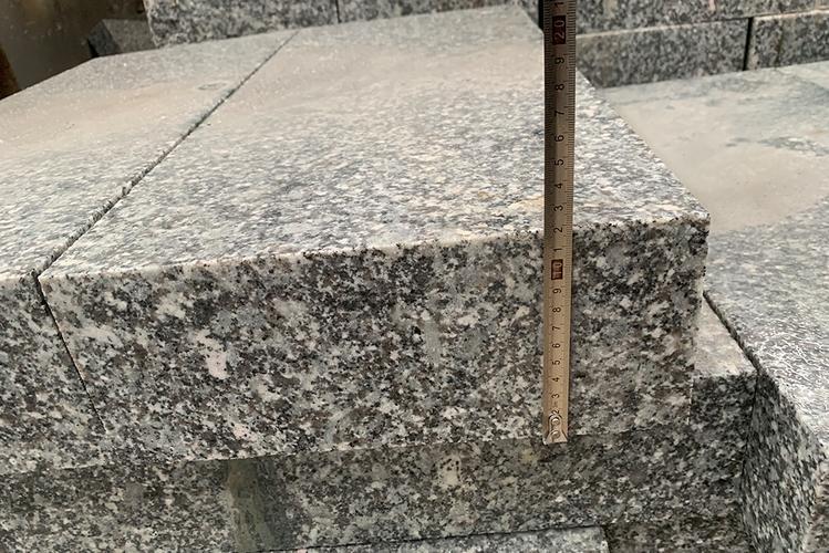 路沿石的鋪裝與安裝 從銷售到施工的全面指南